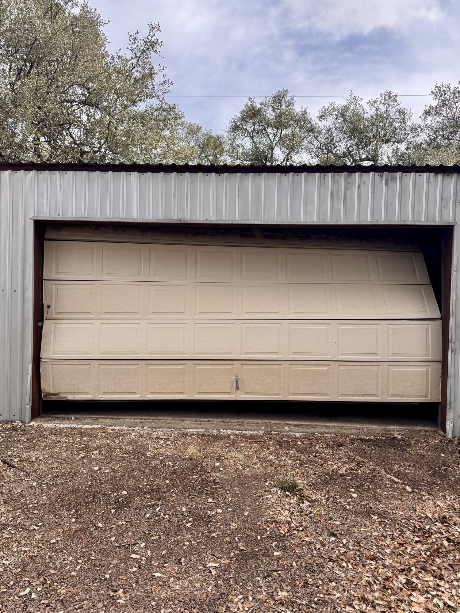 Emergency garage door repair in Liberty Hill Texas